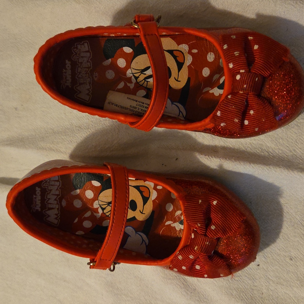 Disney Minnie Mouse Red Kids Shoes Size 7